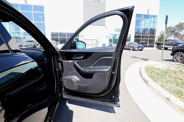 Vehicle image 46 of 78