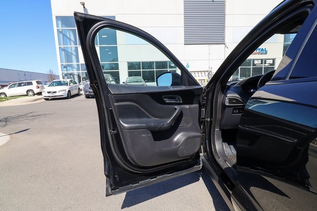Vehicle image 34 of 78