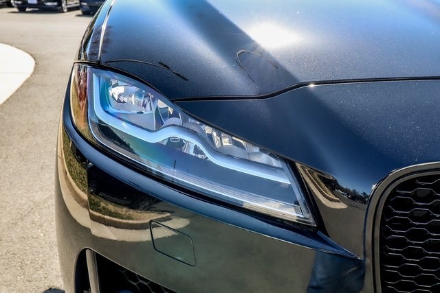Vehicle image 16 of 78