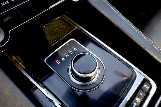 Vehicle image 13 of 78