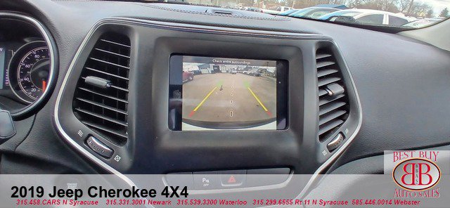 Vehicle image 15 of 25