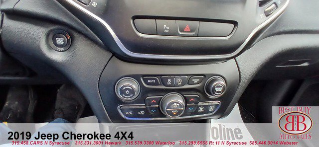 Vehicle image 16 of 25