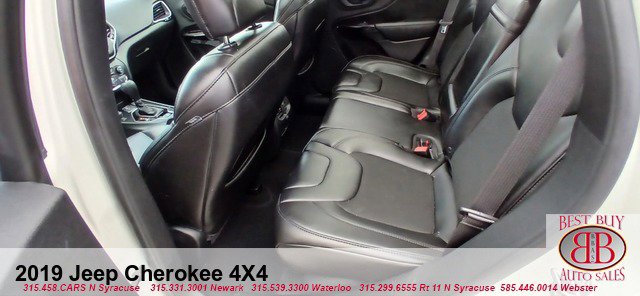 Vehicle image 11 of 25