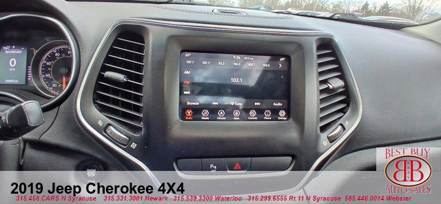 Vehicle image 14 of 25