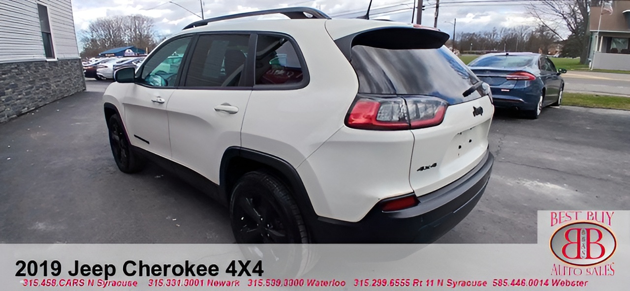 Vehicle image 24 of 25