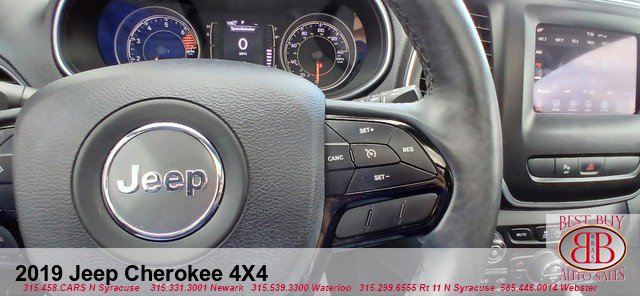 Vehicle image 19 of 25