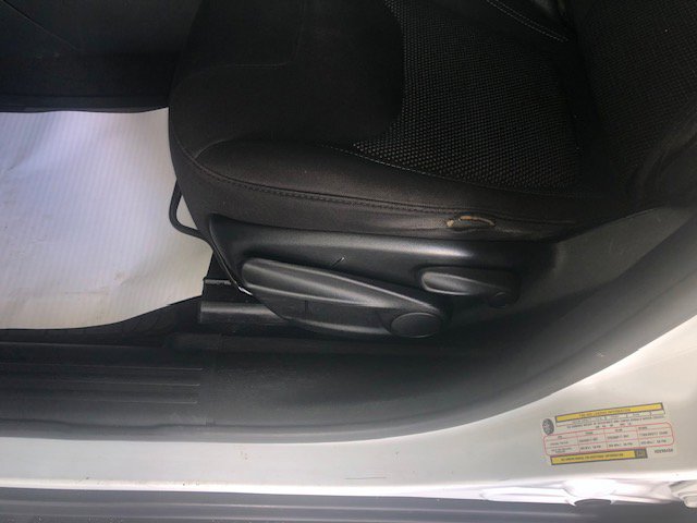 Vehicle image 12 of 32