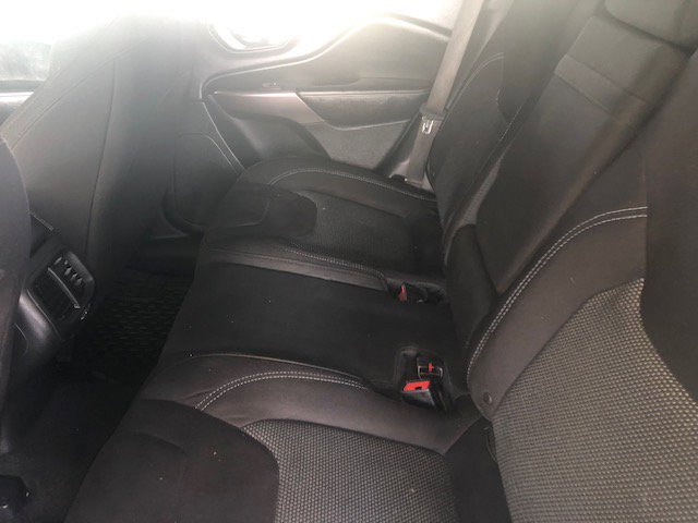 Vehicle image 15 of 32