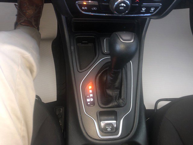 Vehicle image 24 of 32