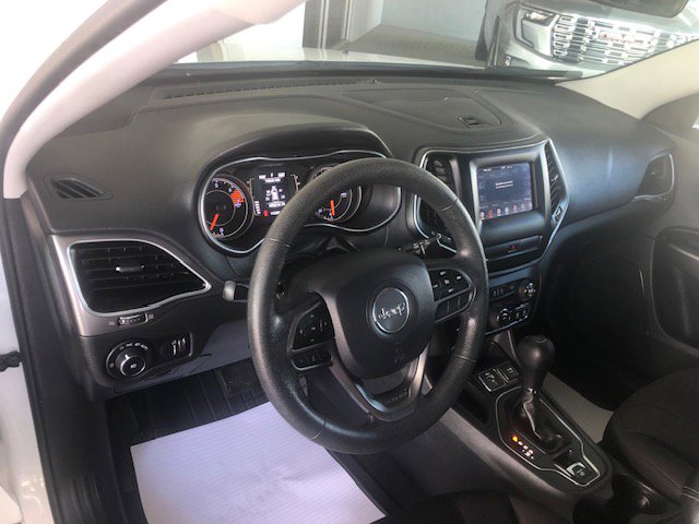 Vehicle image 19 of 32