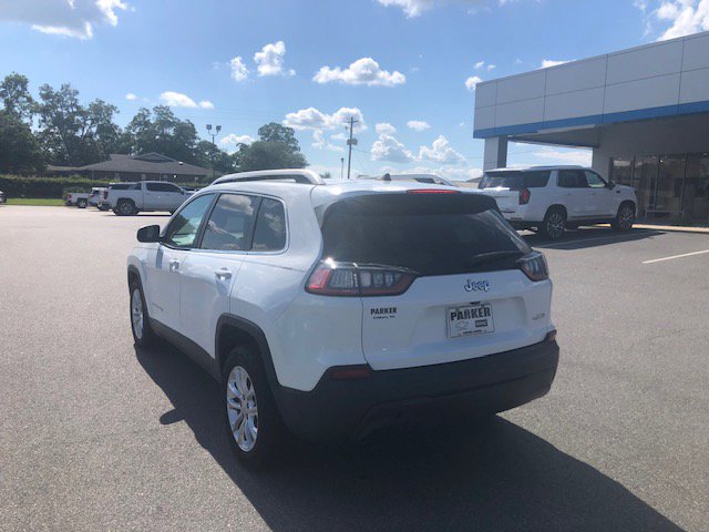 Vehicle image 8 of 32