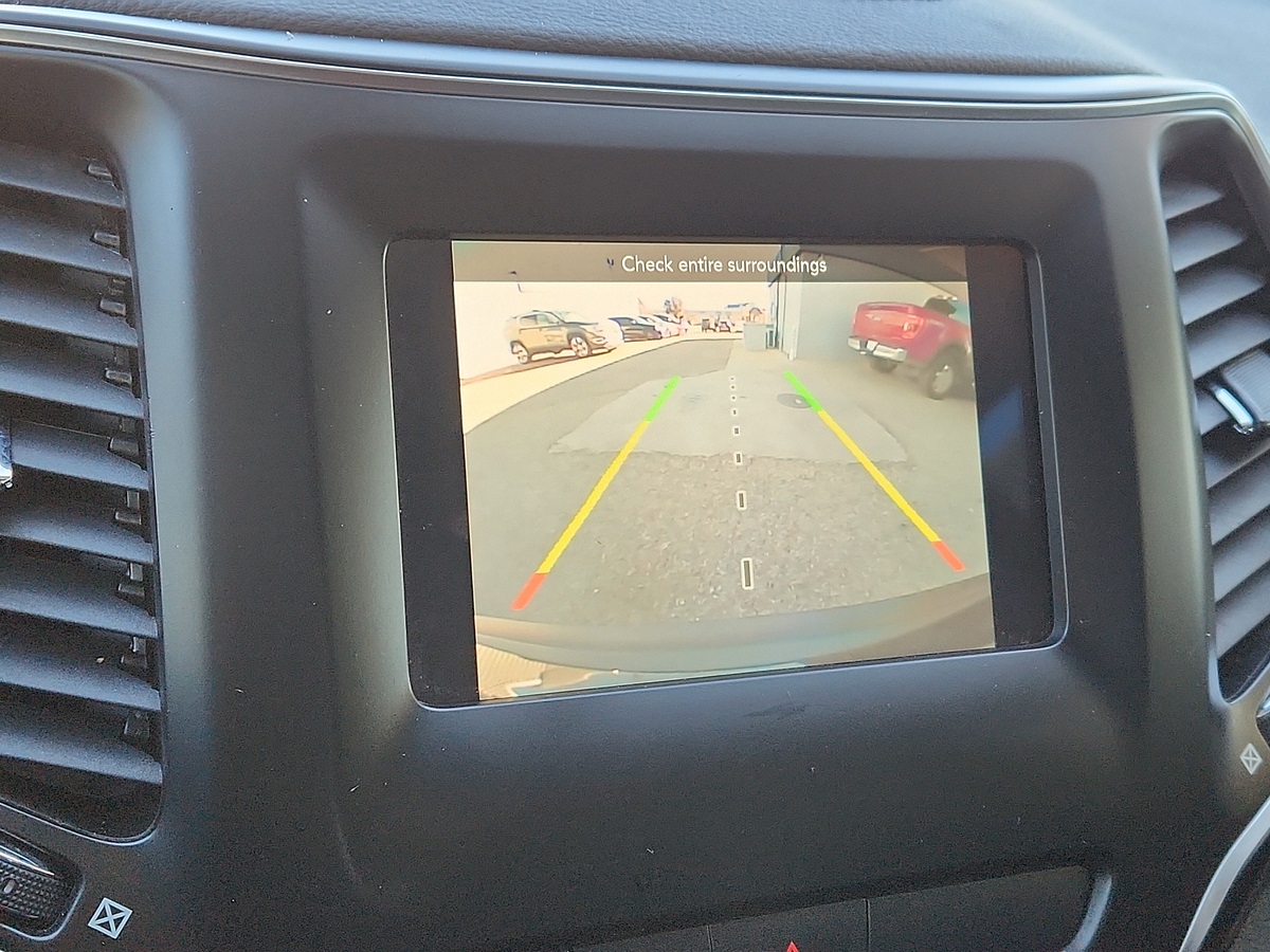 Vehicle image 8 of 12