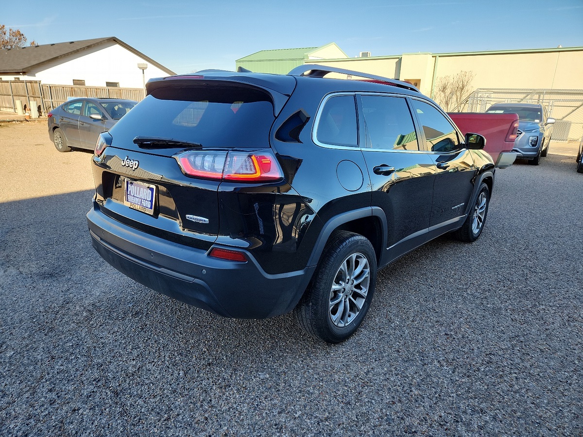 Vehicle image 3 of 12
