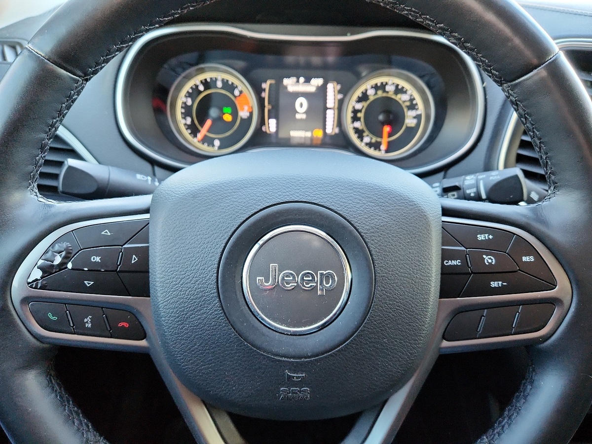 Vehicle image 11 of 12
