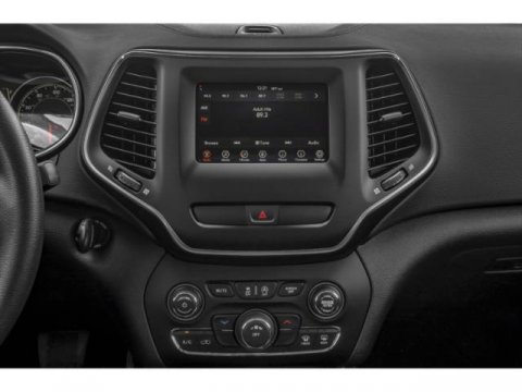 Vehicle image 13 of 19