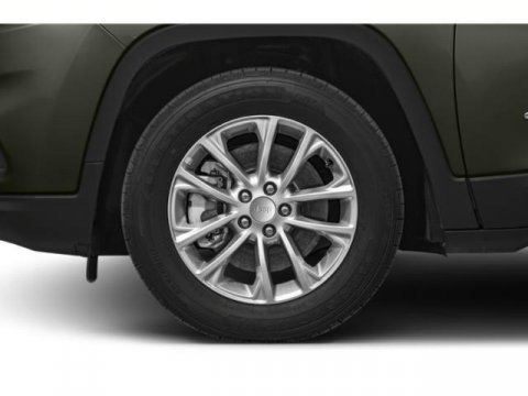 Vehicle image 14 of 19