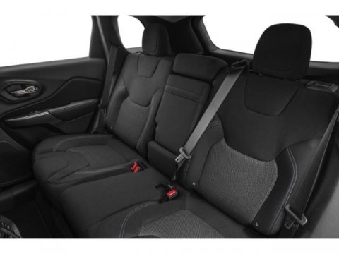 Vehicle image 17 of 19