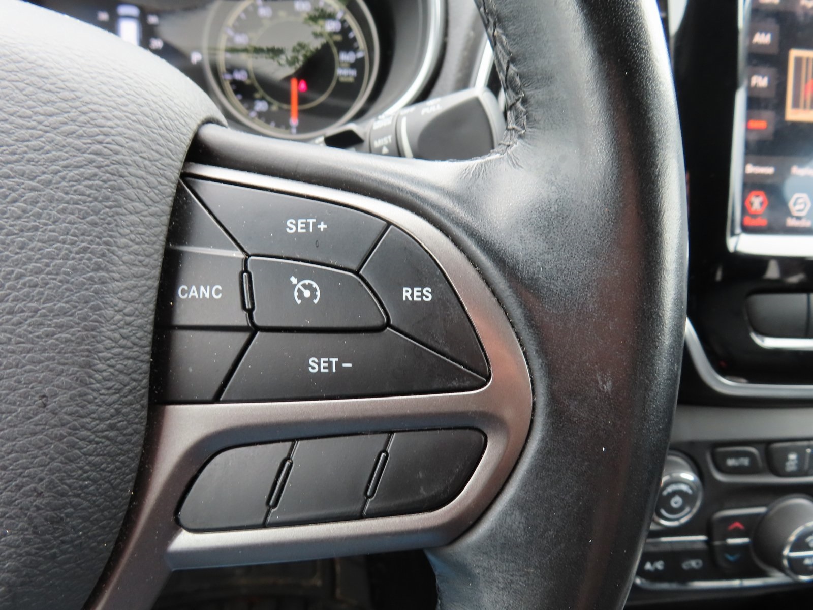 Vehicle image 21 of 36