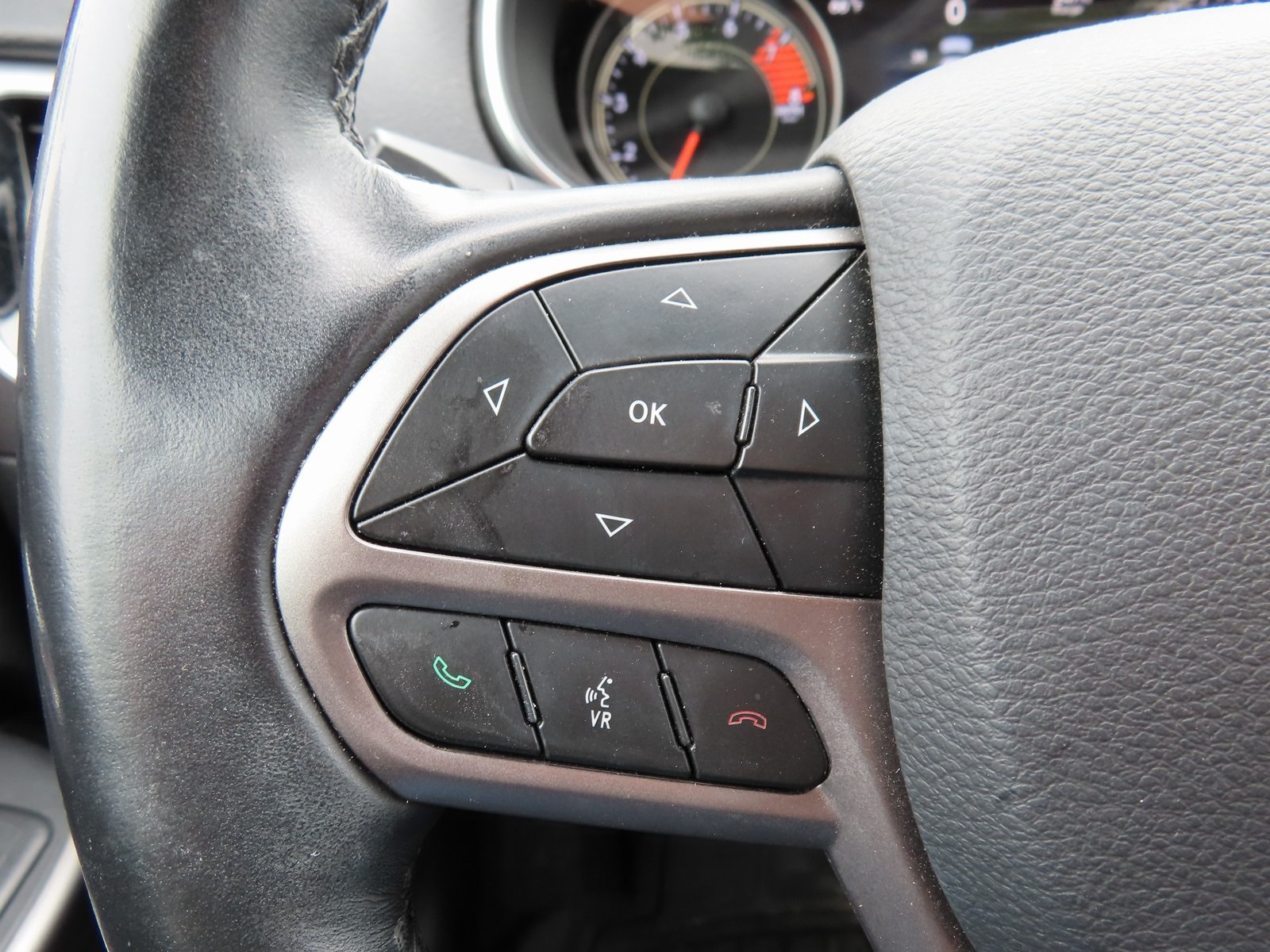 Vehicle image 19 of 36