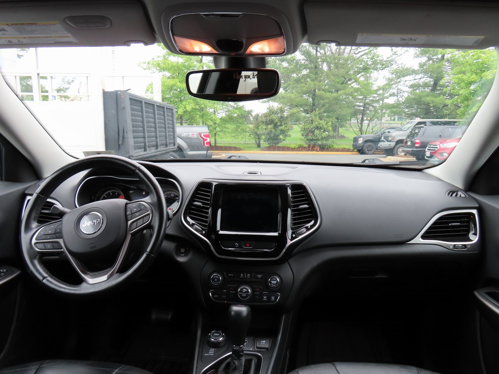 Vehicle image 16 of 36