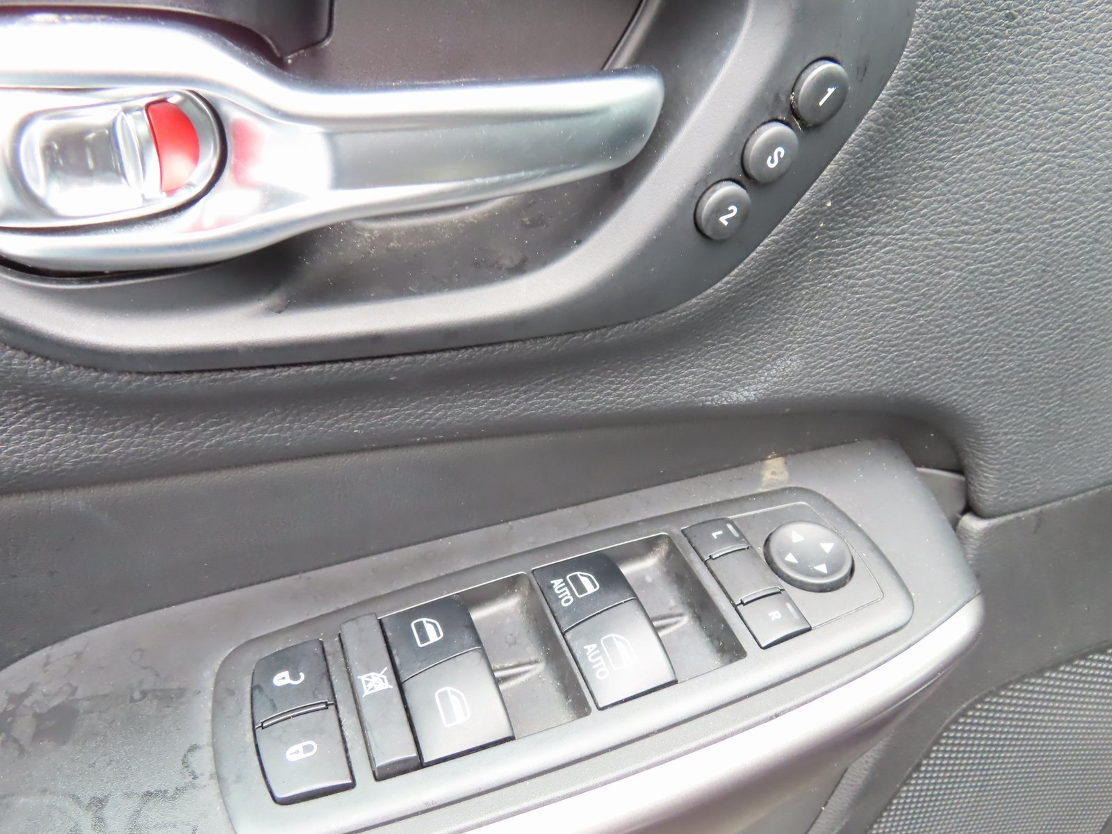 Vehicle image 13 of 36