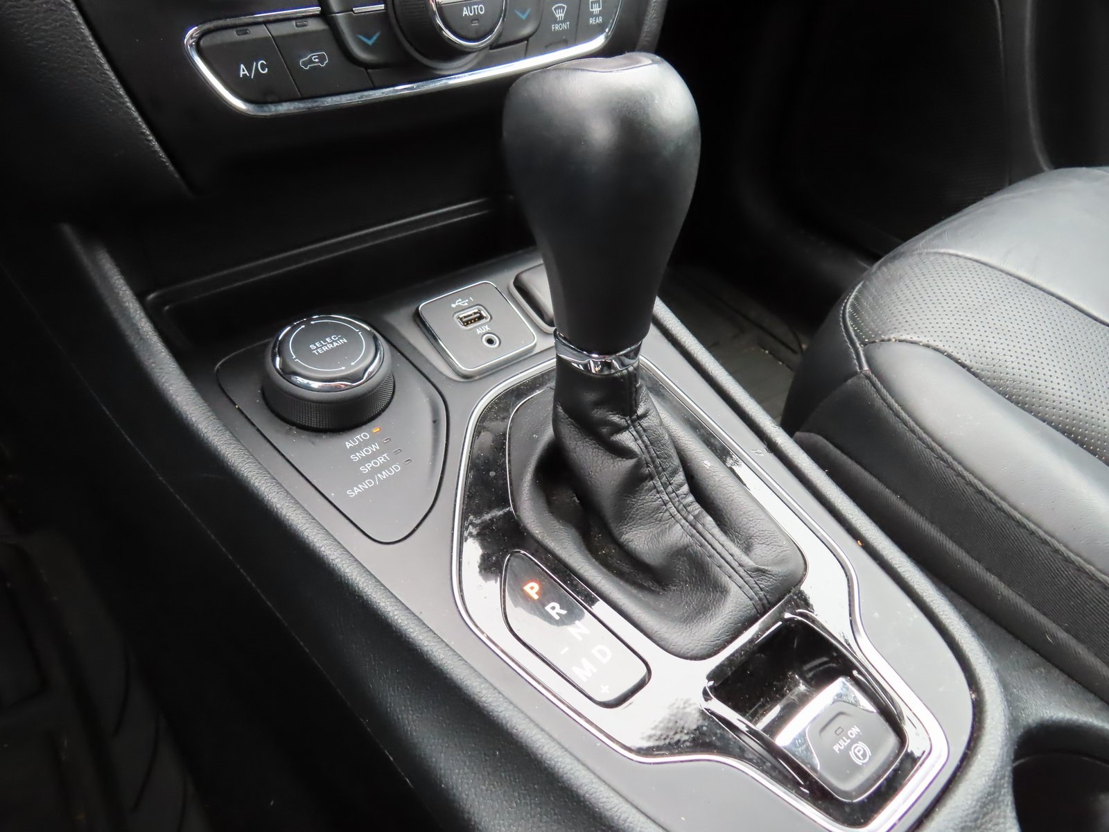 Vehicle image 28 of 36