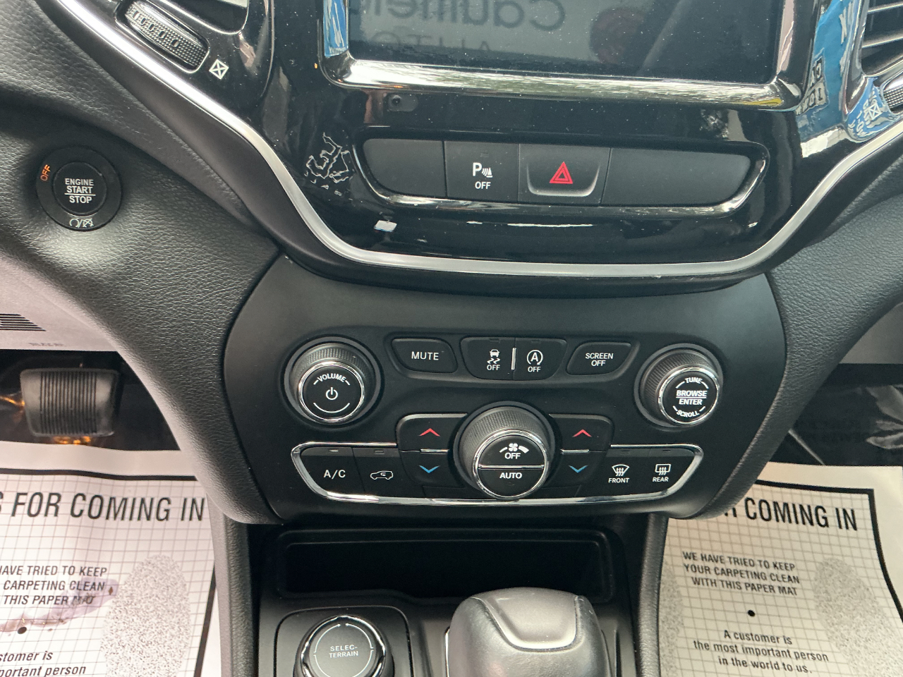 2019 Jeep Cherokee Limited Image 24 of 28