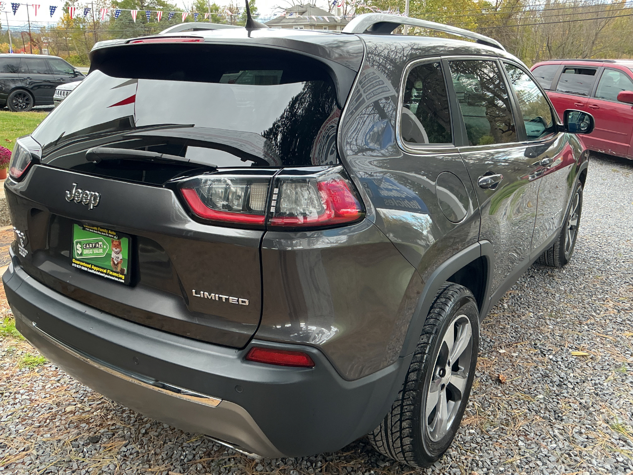 2019 Jeep Cherokee Limited Image 4 of 28