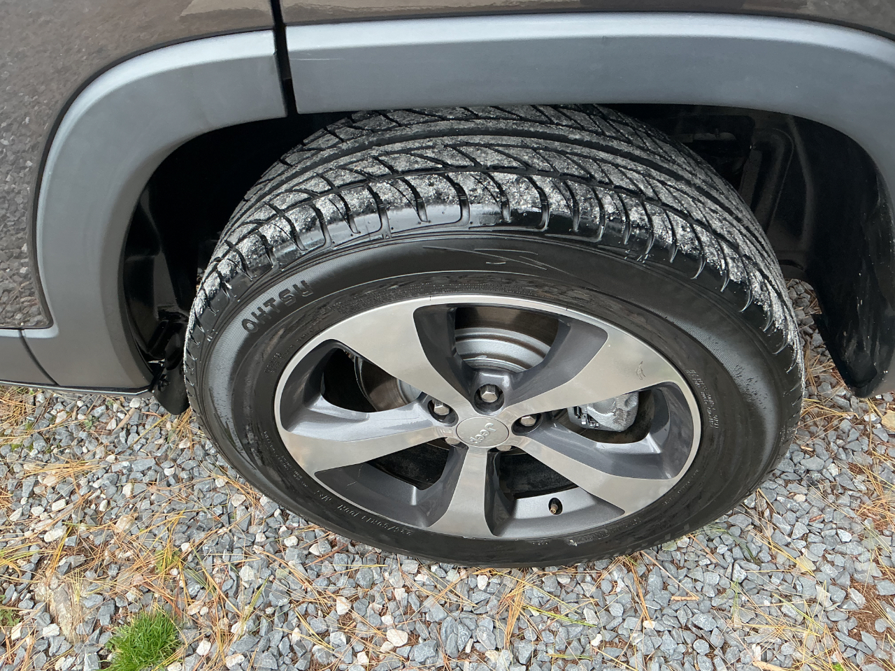 2019 Jeep Cherokee Limited Image 6 of 28