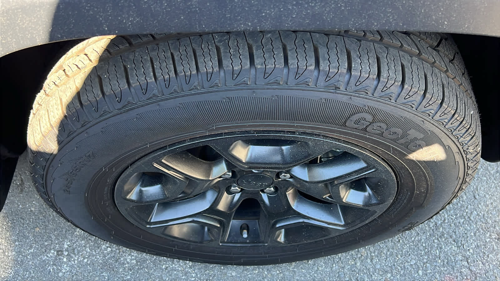 Vehicle image 7 of 21