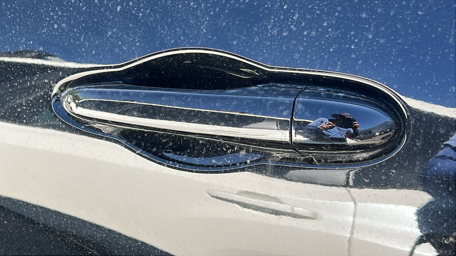 Vehicle image 18 of 21
