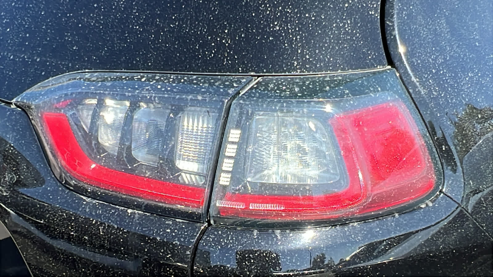 Vehicle image 14 of 21