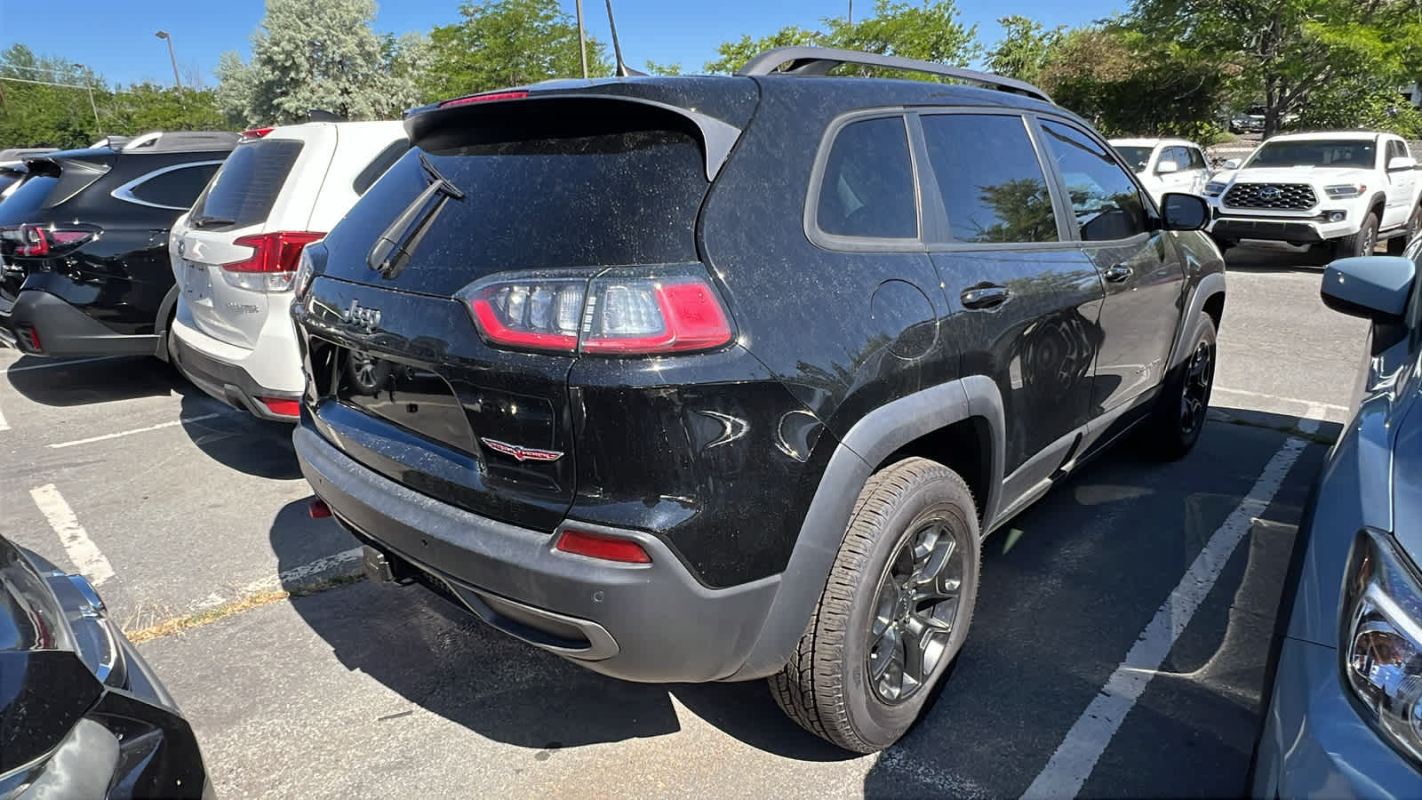 Vehicle image 4 of 21