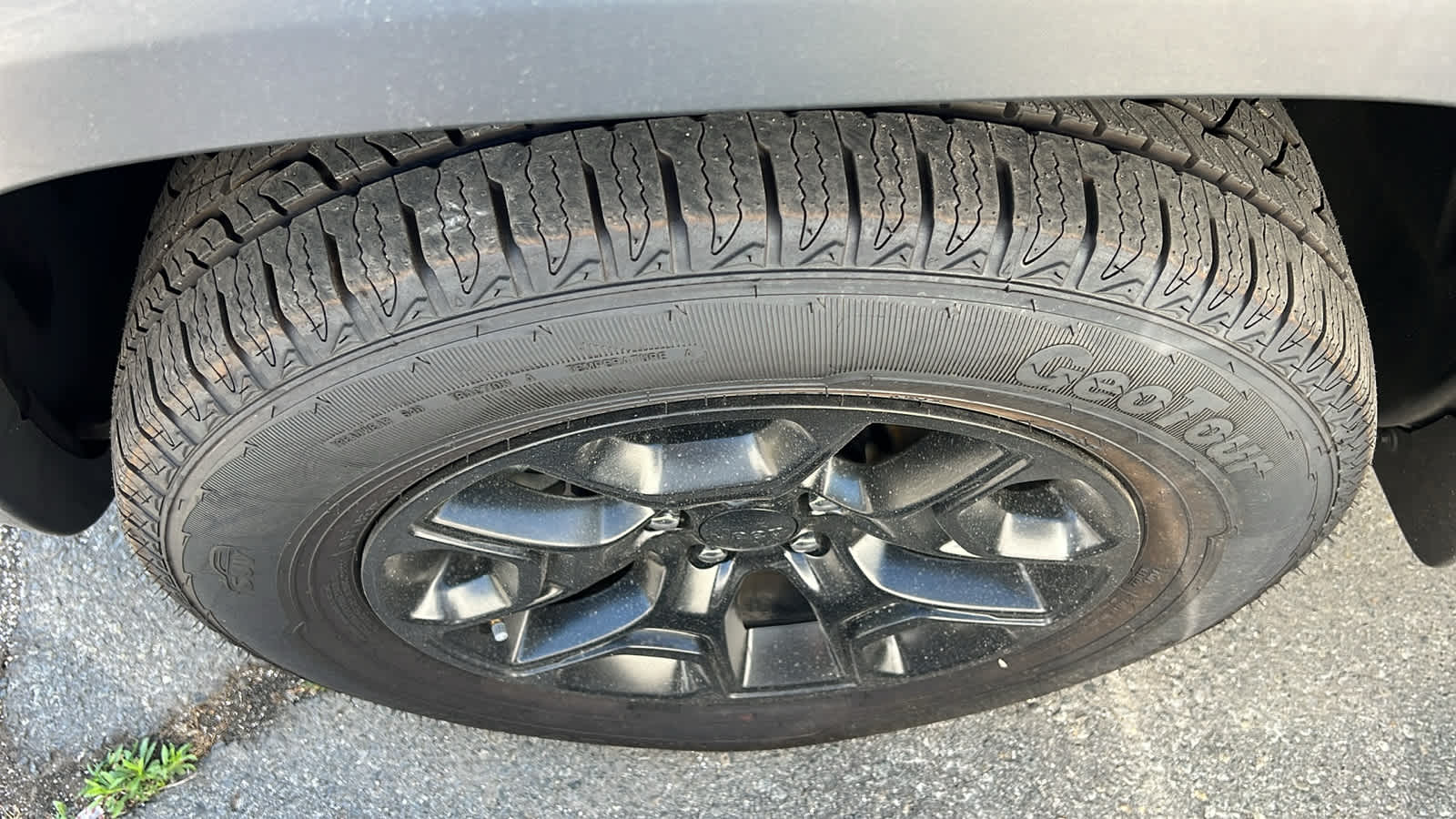 Vehicle image 20 of 21