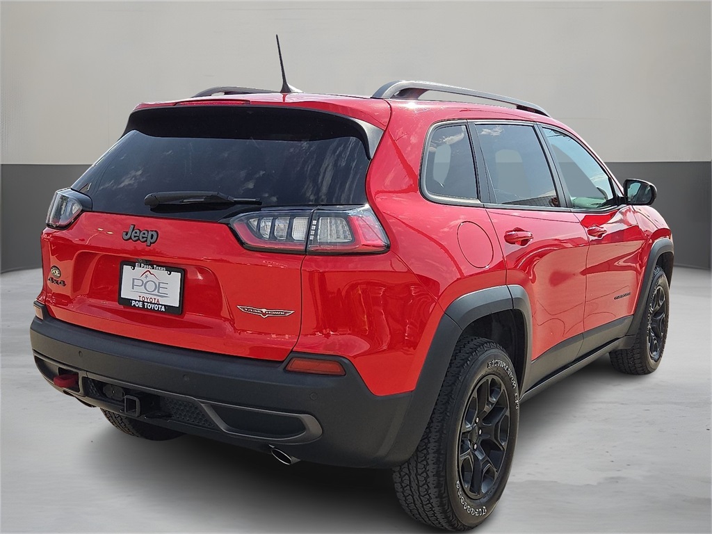 Vehicle image 4 of 12