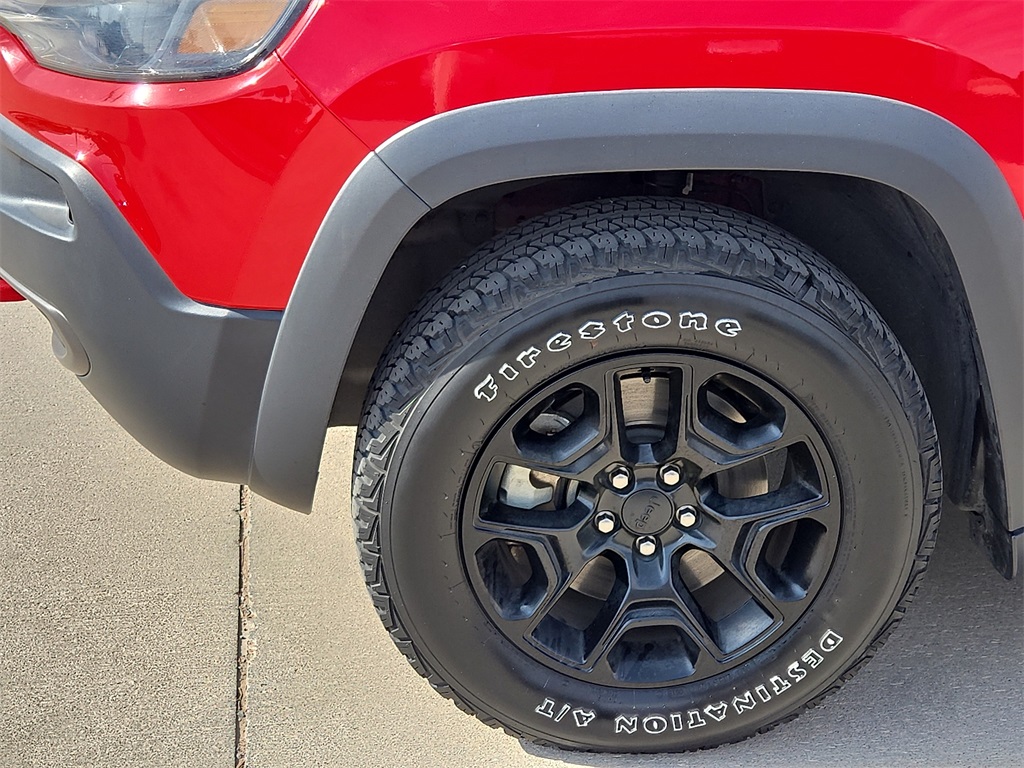 Vehicle image 6 of 12