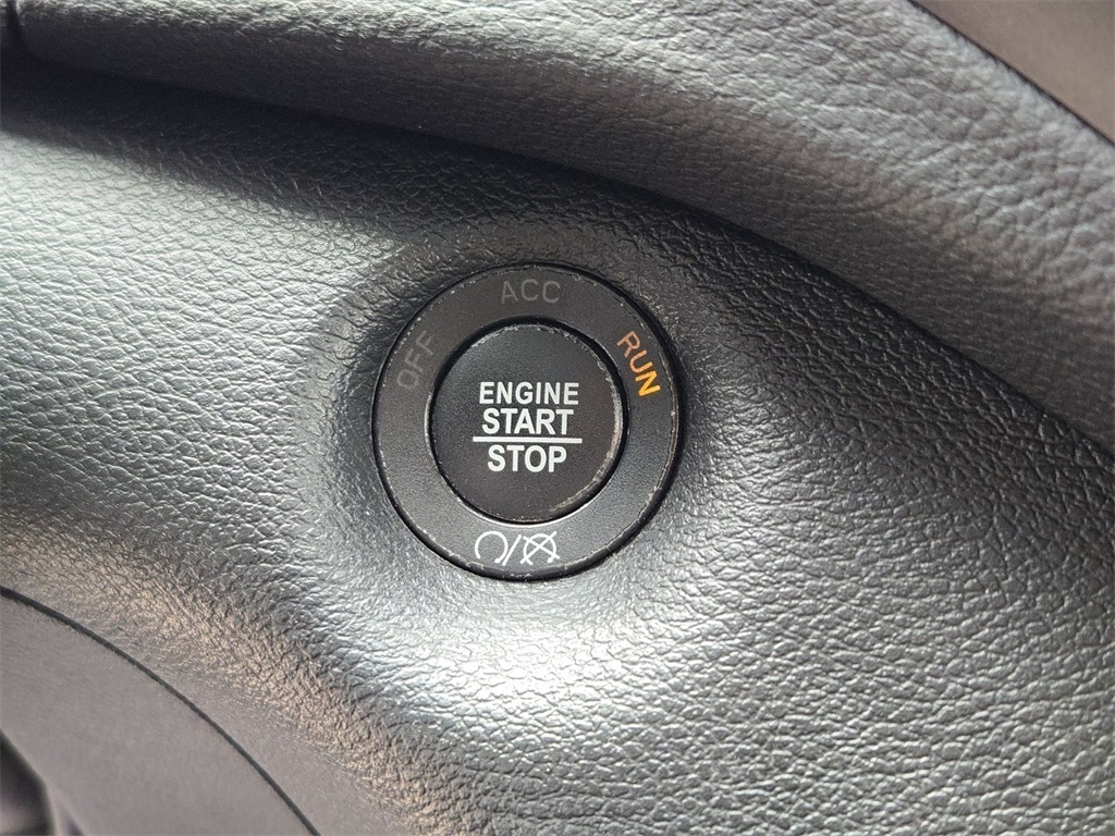 Vehicle image 34 of 39