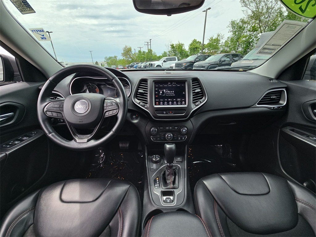 Vehicle image 21 of 39