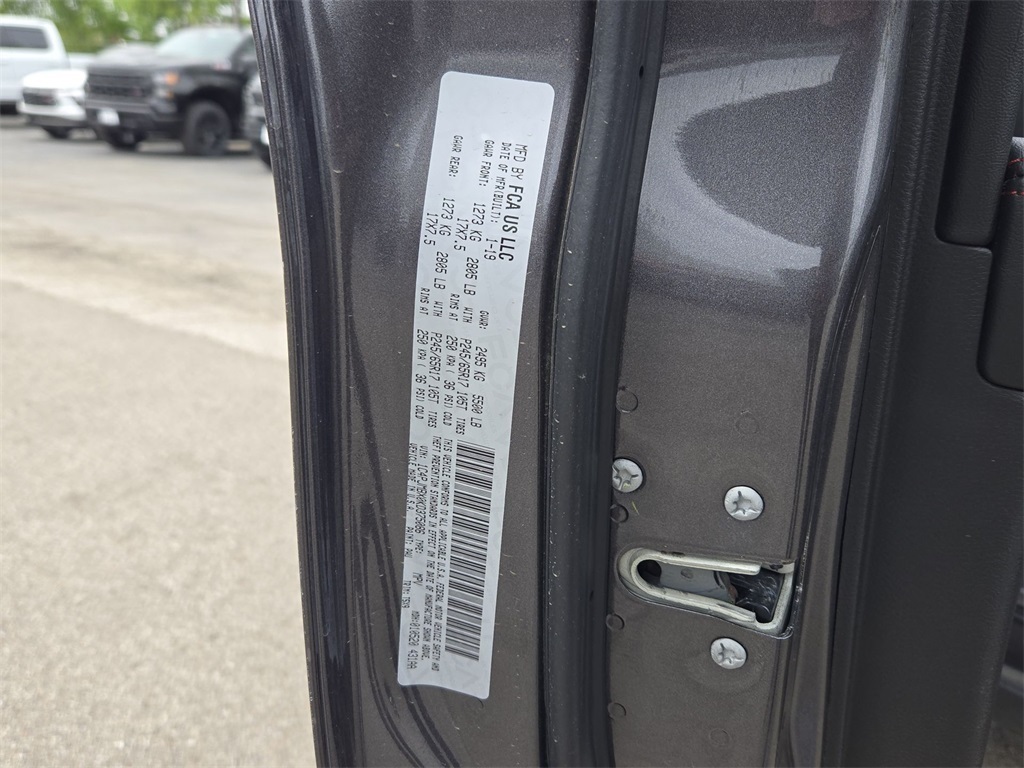 Vehicle image 36 of 39
