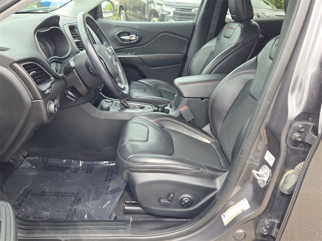 Vehicle image 20 of 39
