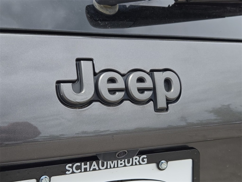 Vehicle image 37 of 39