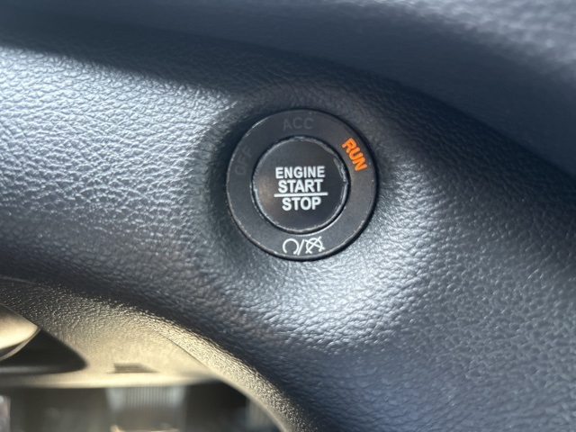 Vehicle image 29 of 33