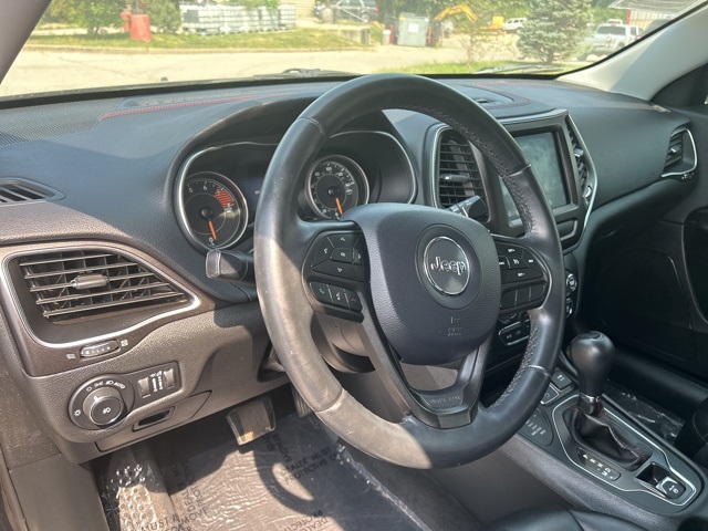 Vehicle image 7 of 33