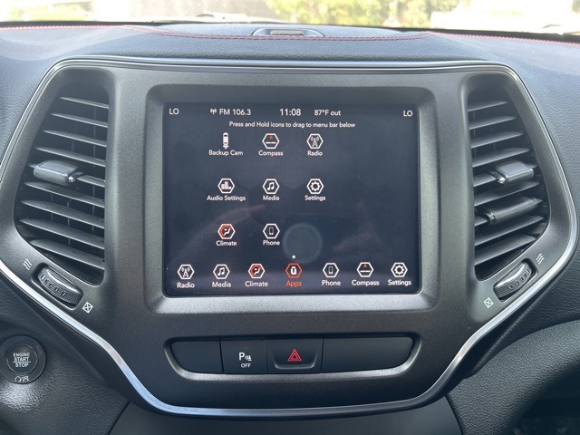 Vehicle image 24 of 33
