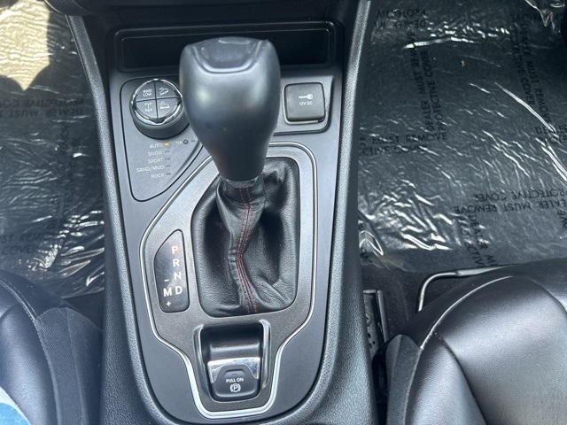Vehicle image 26 of 33