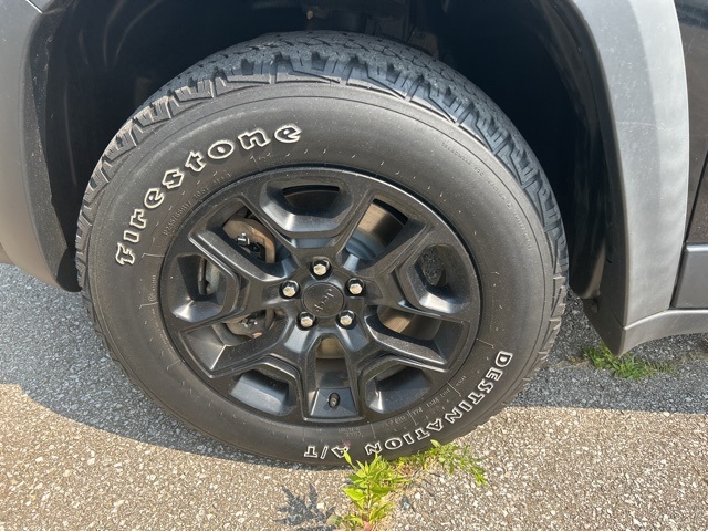Vehicle image 30 of 33