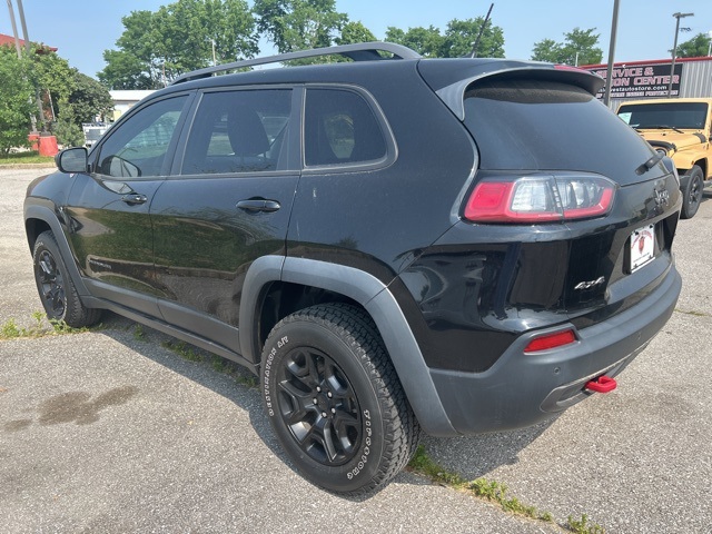 Vehicle image 4 of 33