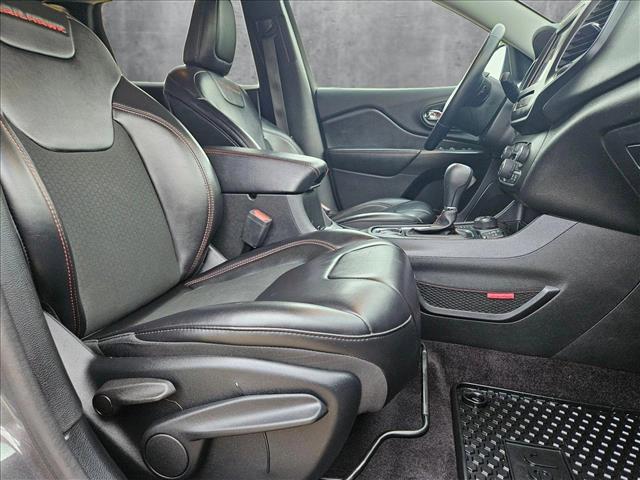 Vehicle image 22 of 26