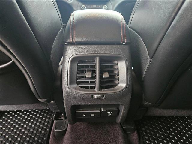 Vehicle image 17 of 26