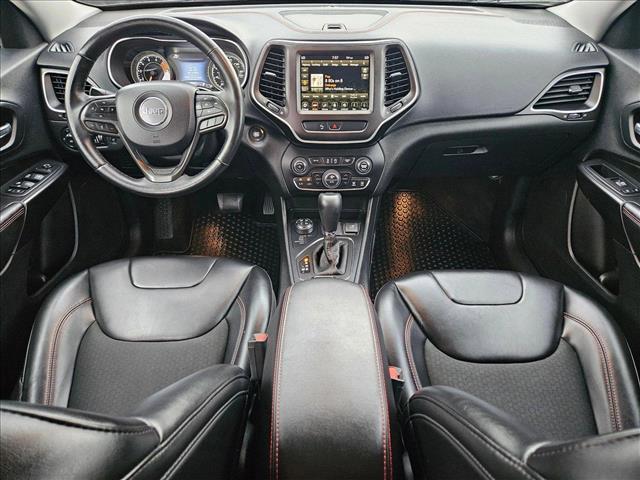 Vehicle image 18 of 26